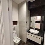 Charming 2-Bedroom Apartment Near The River In Bratislava